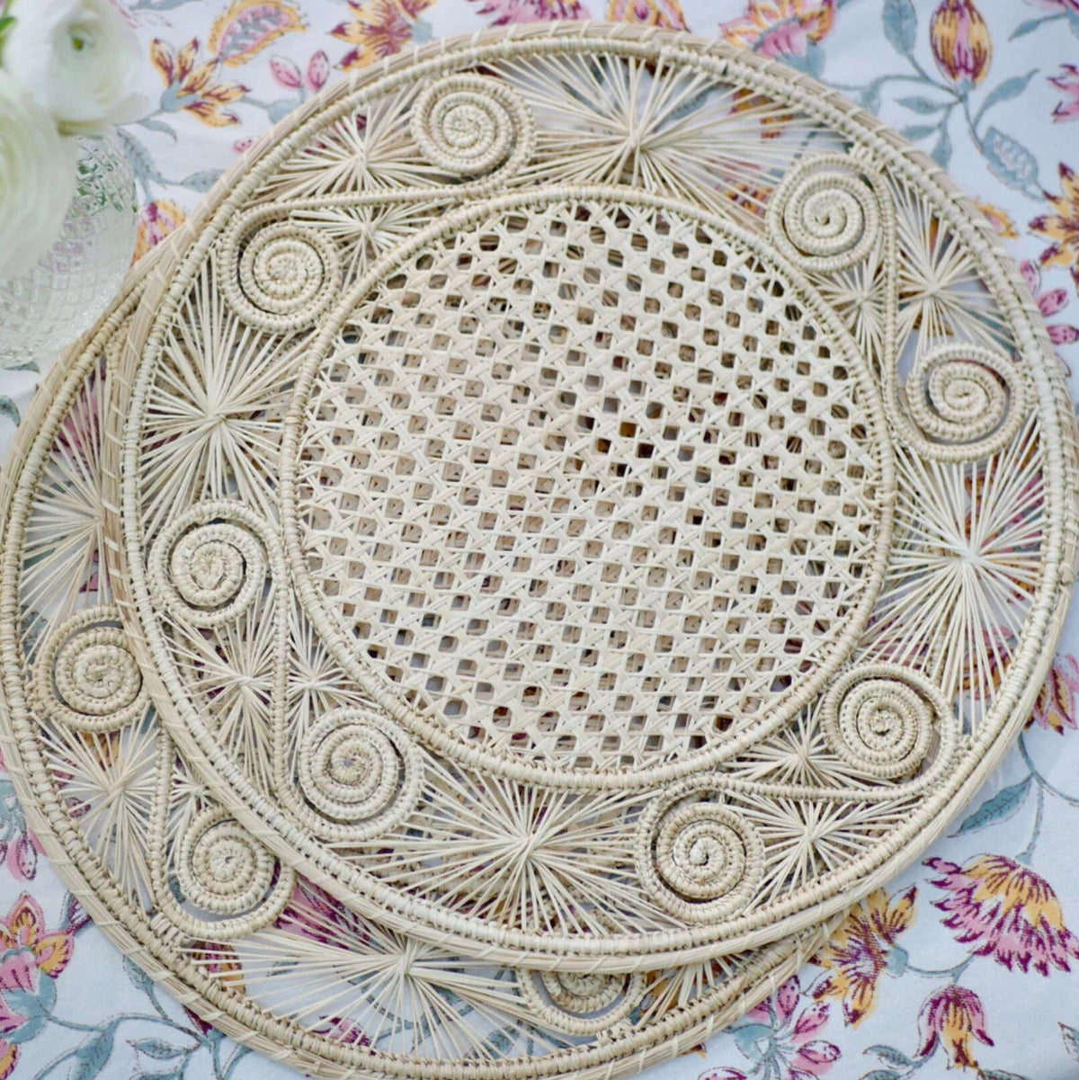 Discover the ideal blend of style and function with our Coquette Rattan Charger Plates. Designed to enhance your garden party ambiance, these 15-inch Summer Placemats offer a modern and feminine touch to any gathering, making them a must-have for your next outdoor celebration.