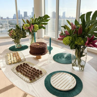 modern-table-gold-striped-plates