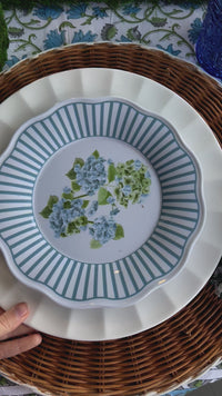 Set of 2 wicker placemats perfect for a spring table or Mother's day brunch.