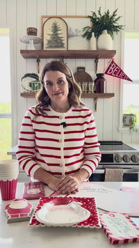 Video demonstrating the size of the Santa paper plate and showing how it layers under a larger plate for a coordinated holiday dessert plates look.