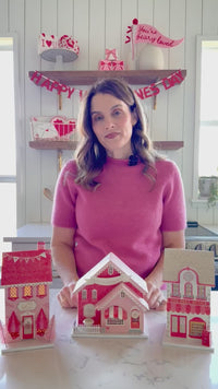 Video demonstrating the size of the sweet shoppe putz house and showcasing the full valentine village set.