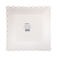 Back packaging of paper plates with a scalloped edge.